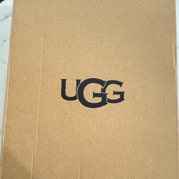 UGG women’s coquette slipper - Picture 8 of 11